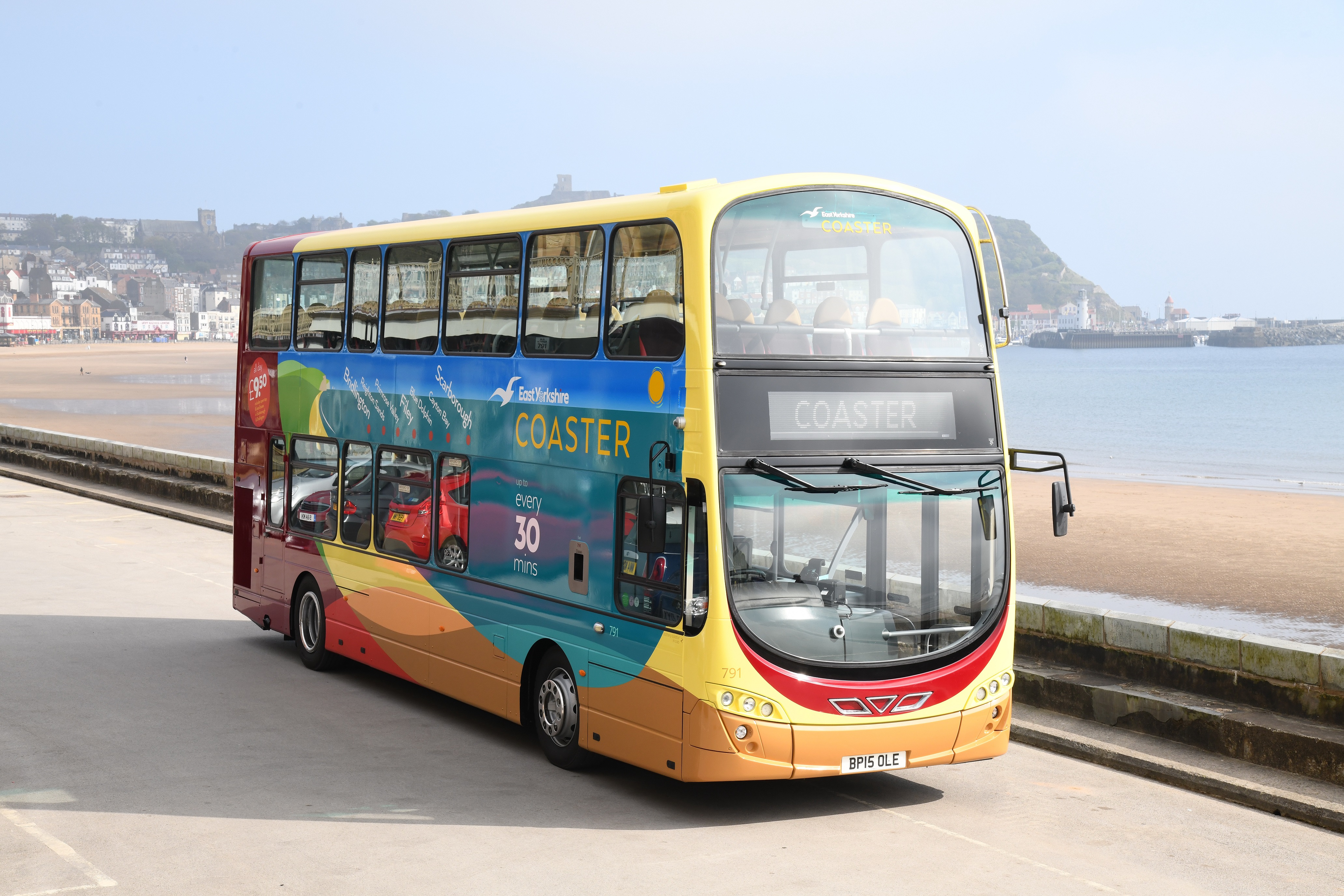 East Yorkshire Coaster Bus by the Seaside (Scarborough) - East Yorkshire Buses